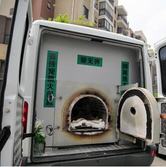 动物火化车-合肥宠物殡葬兴起监管现灰色地带