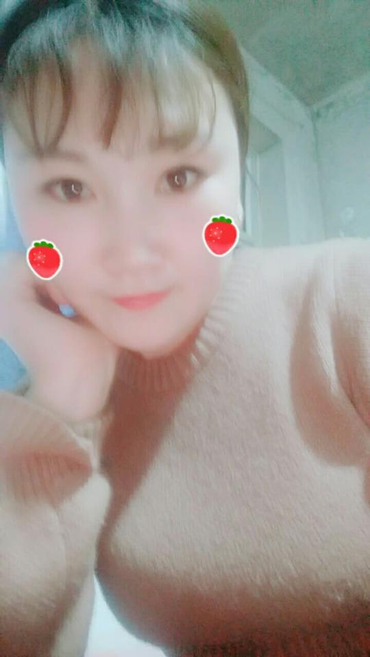 在一个人静下来的时候胡思乱想我想大声哭喊眼泪止不住的往下流,从小