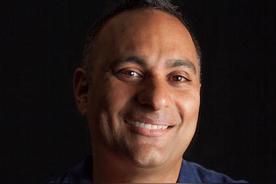 罗素&middot;彼得斯