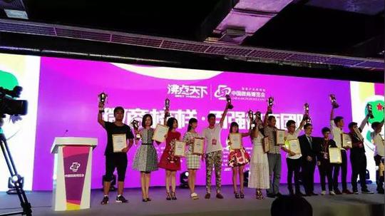 全职宝妈,女白领,地摊妹,店老板……杨利带着她们700元创业,人人赚哭