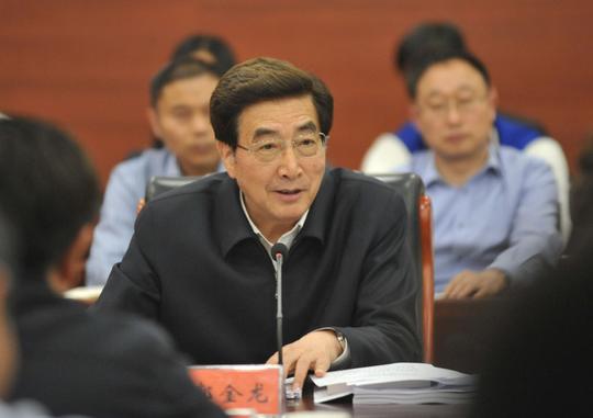 了自己教书育人的体会,经济学院石一晨同学汇报了在校创新创业的收获.