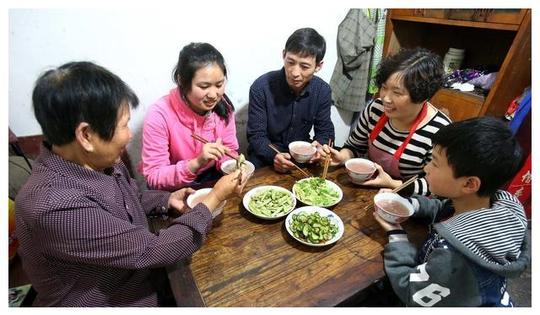 未来10年的农村，不打工有哪些挣钱路子?专家:这些就不错