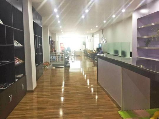 店地址位于昆明市高新开发区小屯汽车城内,与归国人员创业园仅一街之
