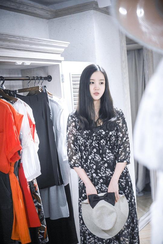 美女大学生,自主创业,开网店,自己买车买房