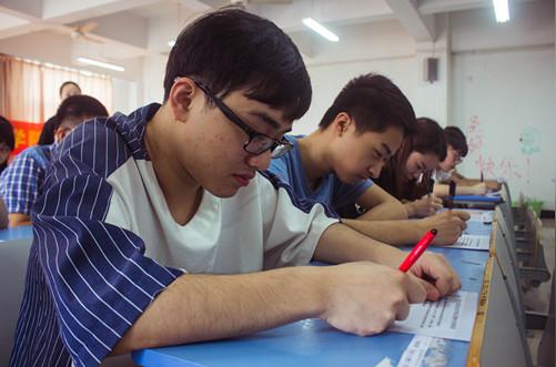 大"大学生暑期社会实践活动"青春助跑服务改革"改革民意调查活动