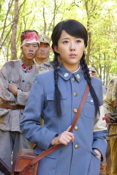 加上后期的精心剪辑制作,原名《暗渡》的抗日题材电视剧《铁血刀锋》
