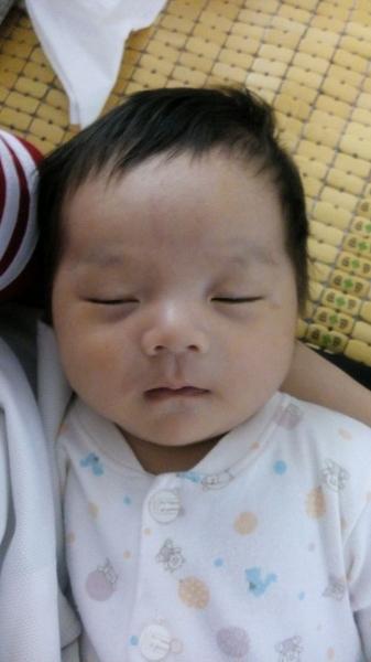 宝宝身上有红印子是怎么回事