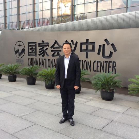 11冯峰,男,中共党员,河南信阳人,法学博士,副教授,现任河南师范