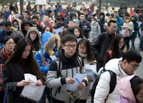 为了就业率，有些职校把学生实习做成了生意