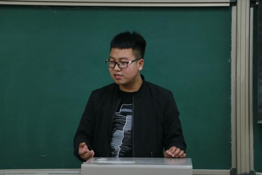 商学院召开就业创业政策宣传会