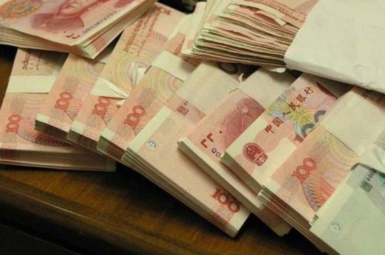 老公破产小姑子拿二十万帮他渡难关,婶婶的一句话,我哭红了双眼
