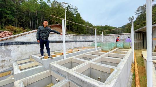 80后小伙在家搞偏门养殖，利用90平米空间，年收入100万