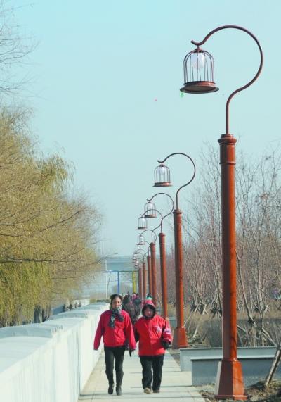 装点新建路桥提升城市品位冰城特色路灯好养眼(组图)