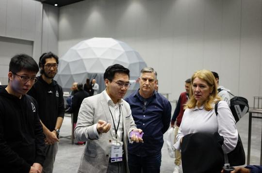 【摩英英雄榜】从被歧视的留学生,到it咨询公司ceo,他
