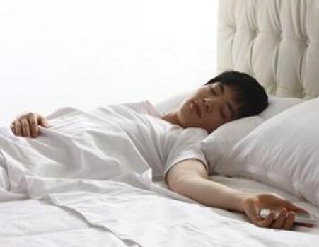 怎么判断给孩子盖的被子是否合适?