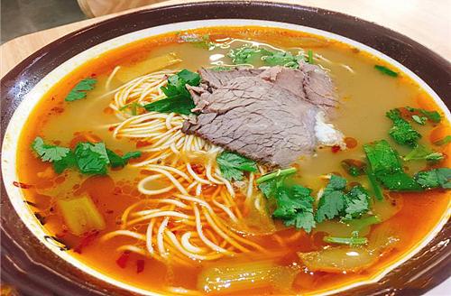 美玲骨汤牛肉面加盟