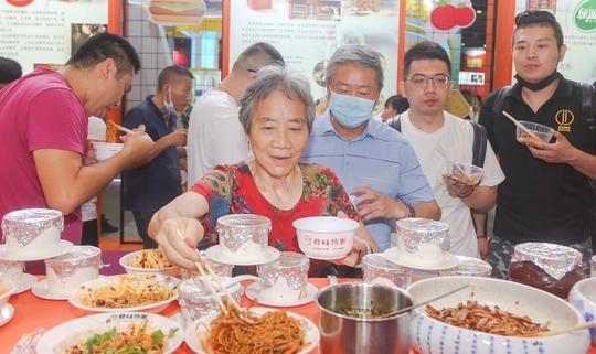 桂林做什么小生意最好(老板靠米粉店年入90万的技巧)