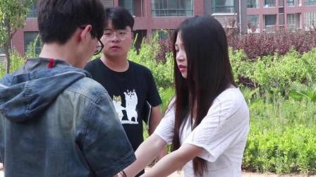小伙路边要钱遭人怀疑,幸好得到过路女子帮助,谁知最后却是一场骗局