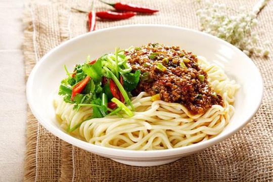 变着花样卖特价面条,生意还爆好!怎么卖特价菜既赚钱又赚人气?