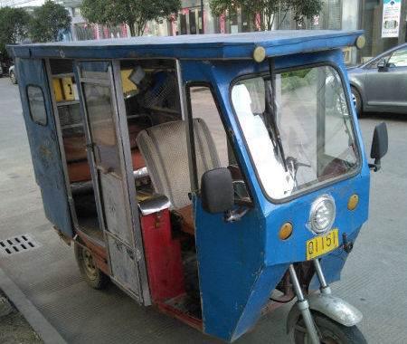 三轮车拉客三轮车