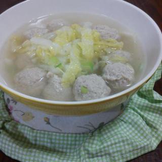 温暖一下--白菜丸子汤