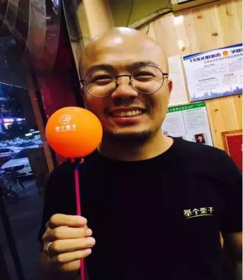 别说创业失败是因为没钱没关系没创意!他用一万块开到