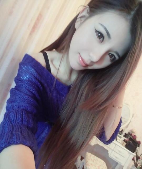 90后超萌美眉小美自拍图