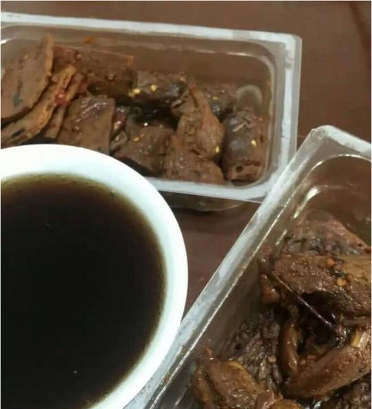 为何周黑鸭生意惨淡?只因商家在"调料"动手脚,网友