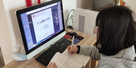“啥时开学?”教育部发最新通知，学生开心，家长:理解但难接受