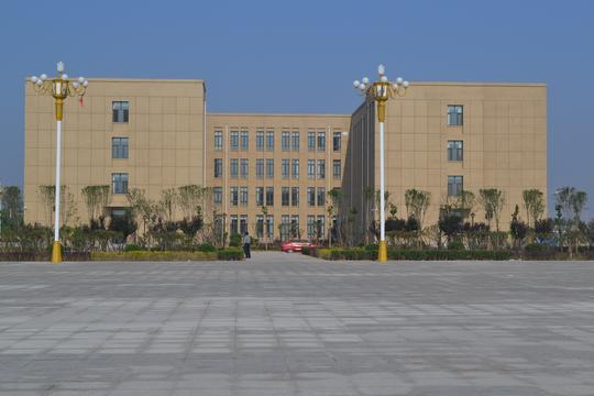 邱县县政府办公楼集群中央空调工程