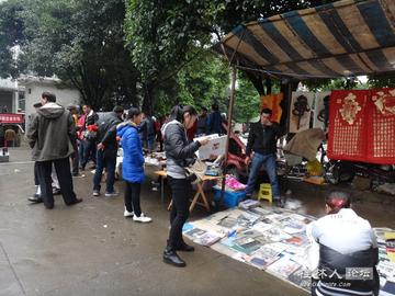 桂林市江湖摆摊市场在哪里
