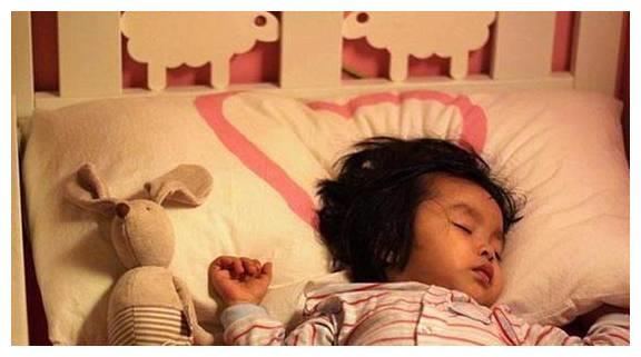 要不要跟孩子分床睡