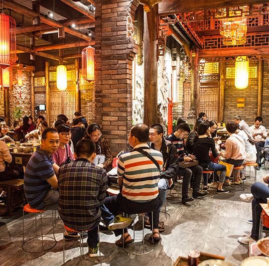 二,强大的营销系统;有人说过"酒香不怕巷子深",可是在目前餐饮竞争