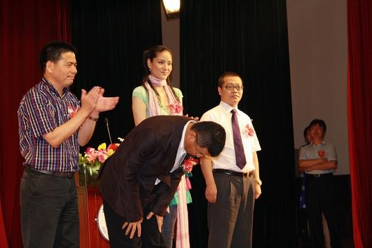 2009年6月，数以千万的青年即将站在新的起跑线前，为理想和信念开始新的奋斗之时，中央电视台经济频道将隆重推出大型青年创业主题活动--“青年创业中国强”。