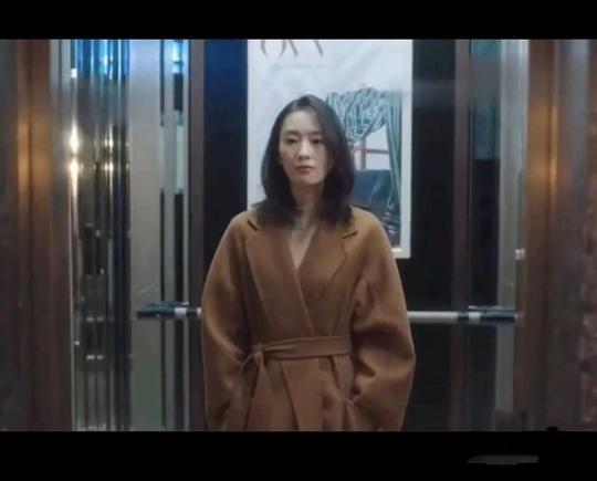 电视剧《三十而已》女主角顾佳明星同款双面水波纹经典羊绒大衣女