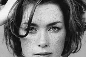 朱丽安妮·尼科尔森