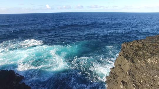 壮阔震撼海浪礁石唯美大自然_3840x2160_高清视频素材
