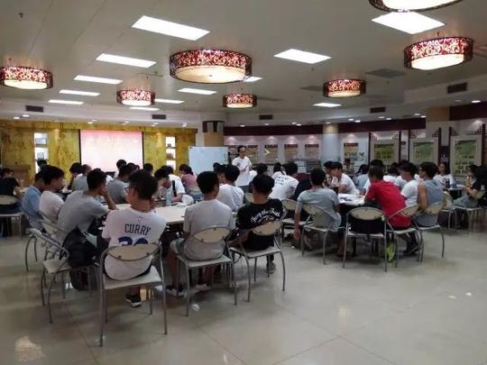 【活动回顾】大学生&lt;/strong&gt;如何将自己的专业与创业机遇结合——广州创业沙龙