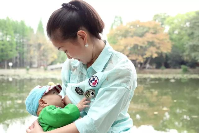 母乳喂养多久好呢