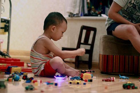 孩子不能专心玩玩具怎么办