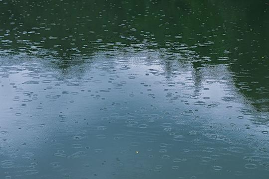 雨滴素材_图片大全—全景创意图库（quanjing.com）中国领先的正版图片视频素材网站