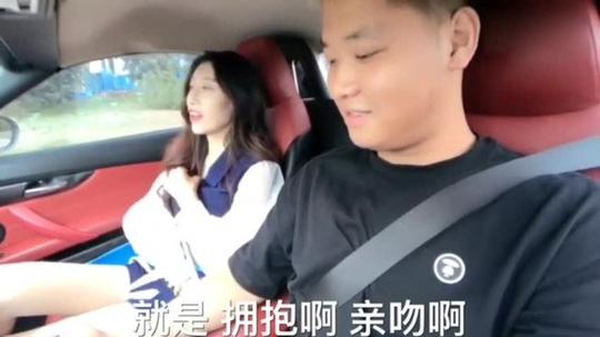 富二代开豪车拉滴滴,遇到拜金女车上主动献吻