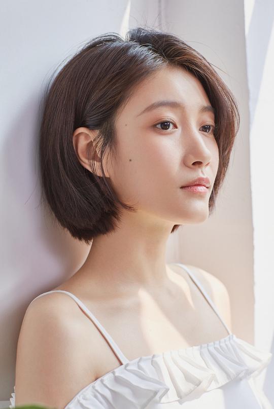[消息]《创业时代》创业合伙人啜妮清新写真曝光北京大妞化身文艺女青年