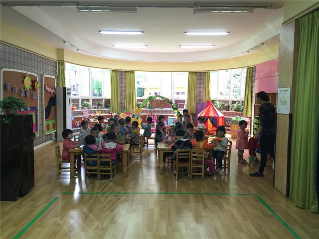 加拿大幼儿园几岁开始上