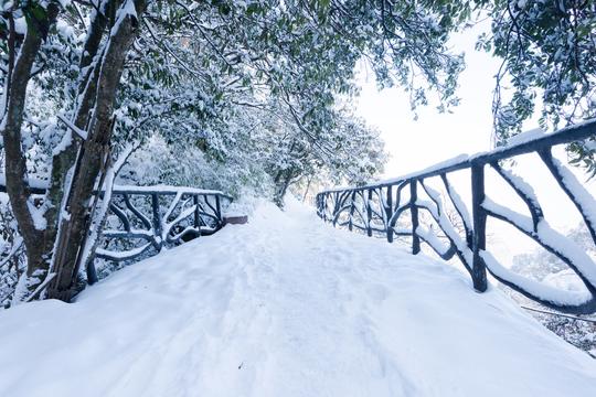 冬天_雪_山景_图片大全—全景创意图库（quanjing.com）中国领先的正版图片视频素材网站