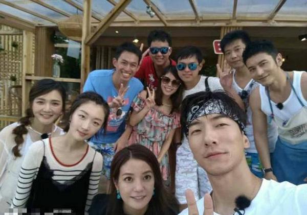 张亮说不能亲女儿嘴