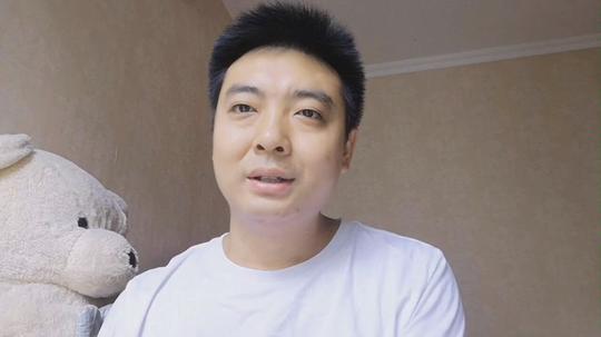 没钱还借钱做生意，还做自己不熟悉的生意，能不赔钱吗?