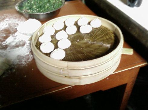 开图说明:忘了拍包子成品,可不能漏了辛苦的大师傅,据说是扬州