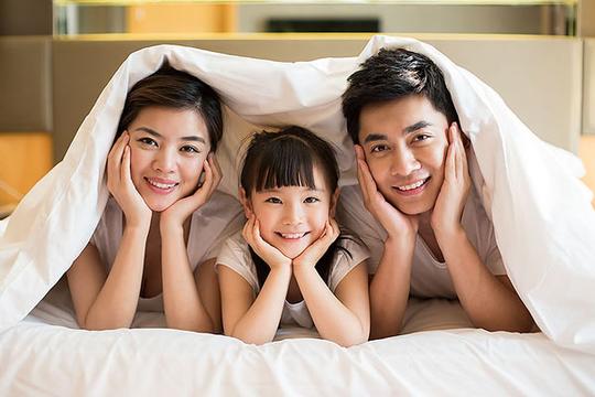 温馨的三口之家_图片大全—全景创意图库（quanjing.com）中国领先的正版图片视频素材网站