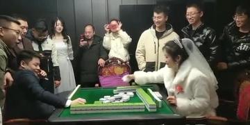 超级对决比拼民国麻将怎么玩